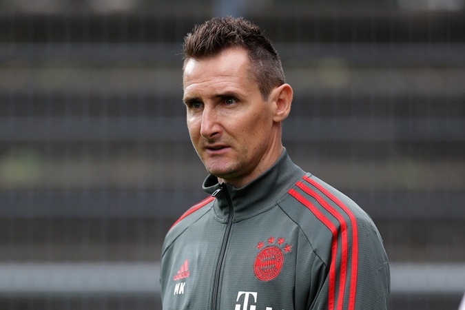 Huyền thoại Miroslav Klose bắt đầu sự nghiệp cầm quân | Bóng Đá