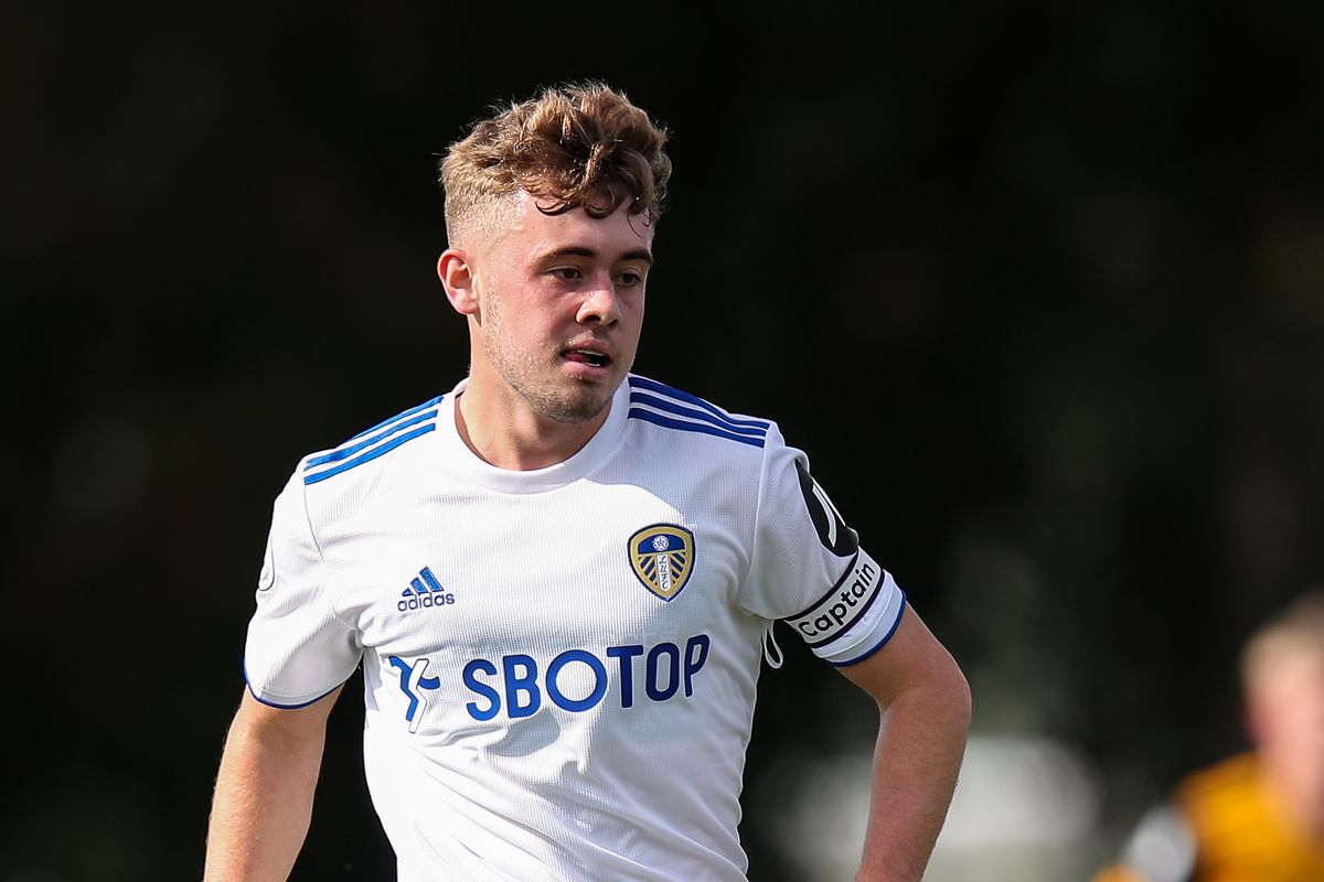 Leeds United midfieler Alfie McCalmont heads out on loan to Oldham Athletic for the season - Through It All Together